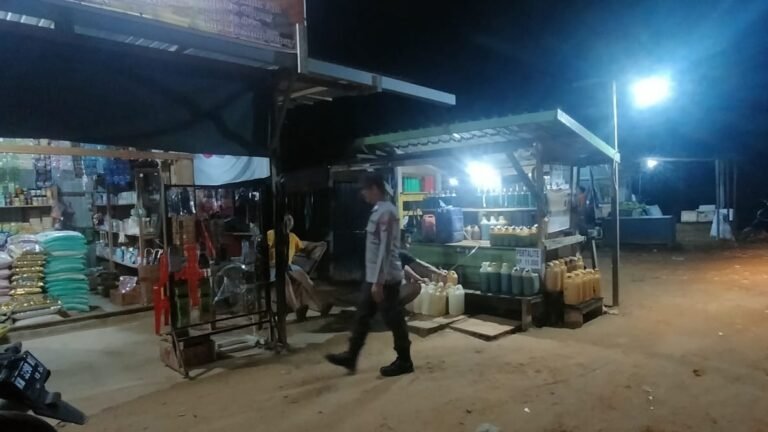 Polsek Manuhing Patroli Malam Hari, Pastikan Wilayah Hukunya Tetap Aman