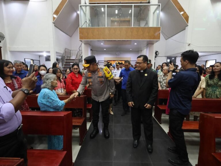 Cek Kesiapan Pengamanan Malam Natal, Kapolda Kalteng Bersama Forkopimda Sambangi Gereja di Kota Palangka Raya