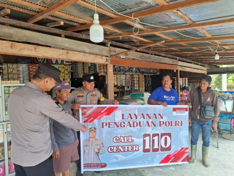 Dari Pintu ke Pintu Hingga ke Warung, Polsek Sepang Gencarkan Sosialisasi Call Center 110