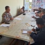 Mediasi Bhabinkamtibmas Redam Konflik KDRT, Suami Istri di Desa Parempei Sepakat Berdamai di Hadapan Keluarga