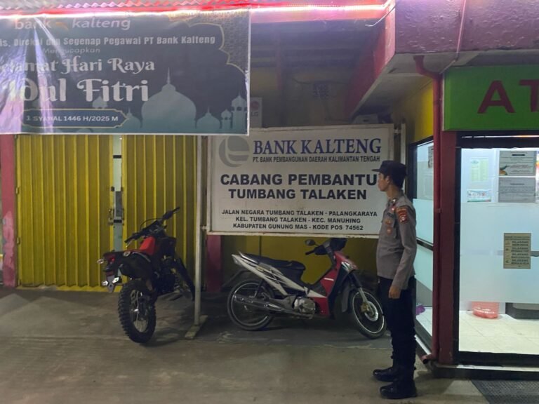 Wilayah Hukum Tetap Aman, Polsek Manuhing Patroli Malam Hari