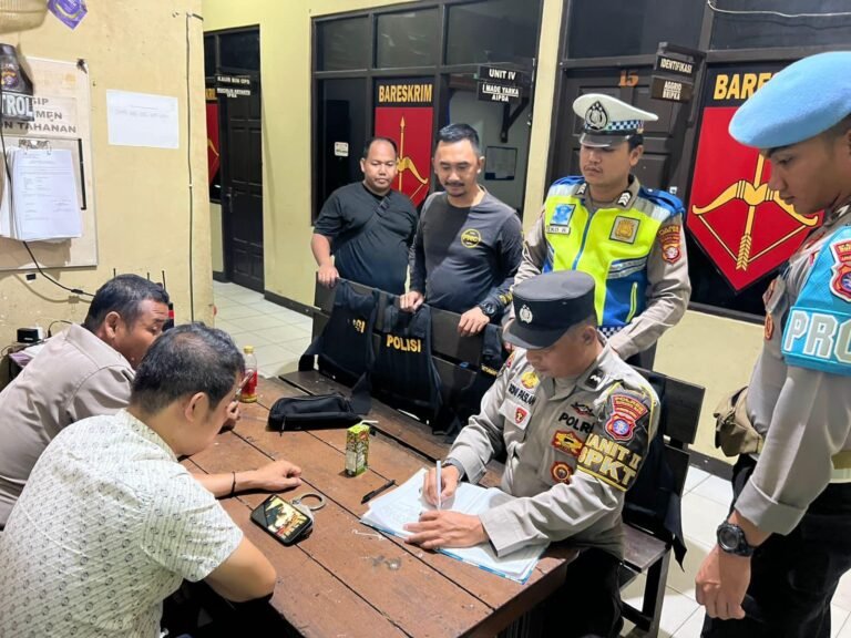 Antisipasi Hal-hal yang Tidak Diinginkan, Pengecekan Rutin Tahanan di Polres Gunung Mas Oleh Piket Jaga