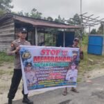 Sosialisasi Bahaya Kebakaran Hutan, Bhabinkamtibmas Polsek Sepang Sambang Warga