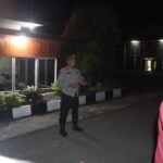 Pastikan Kesiapan Tugas, Piket Sipropam Cek Kehadiran Personel Saat Apel Malam Piket Fungsi